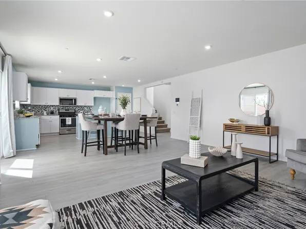 1330 Carolina Ct, Hemet, CA 92543