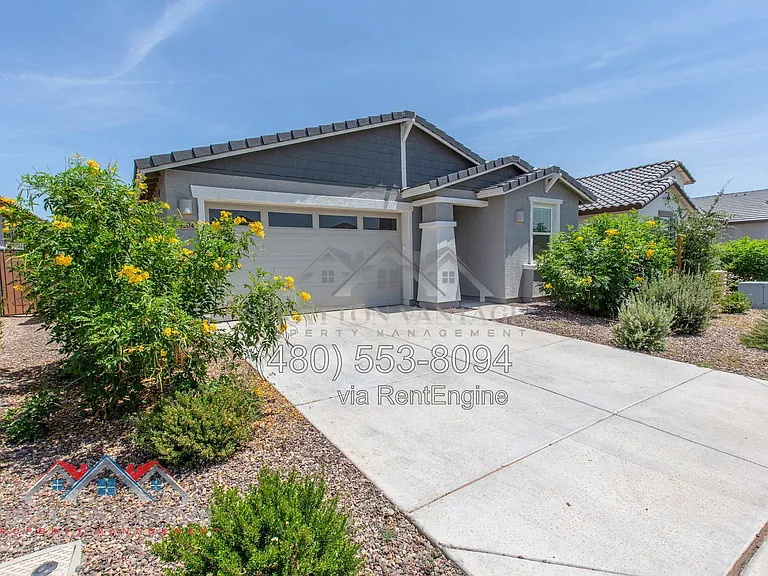 4204 E Enmark Dr — Photo 1