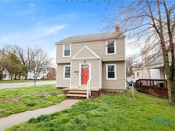3rd image of 2727 Bryn Mawr Dr