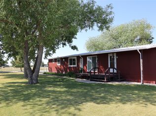 310 1st St, Valier, MT 59486