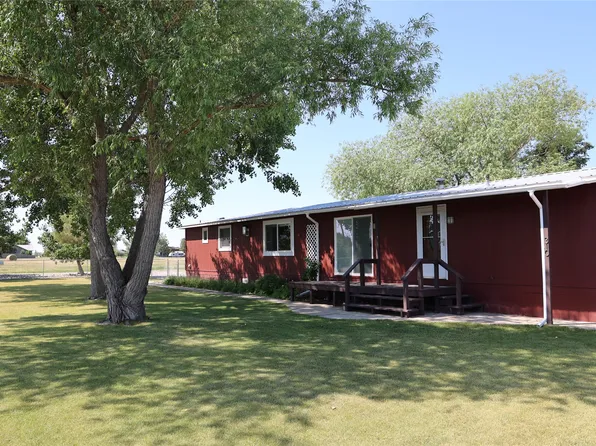 310 1st St, Valier, MT 59486