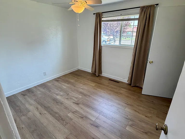 1708 N 17th Ave — Photo 7