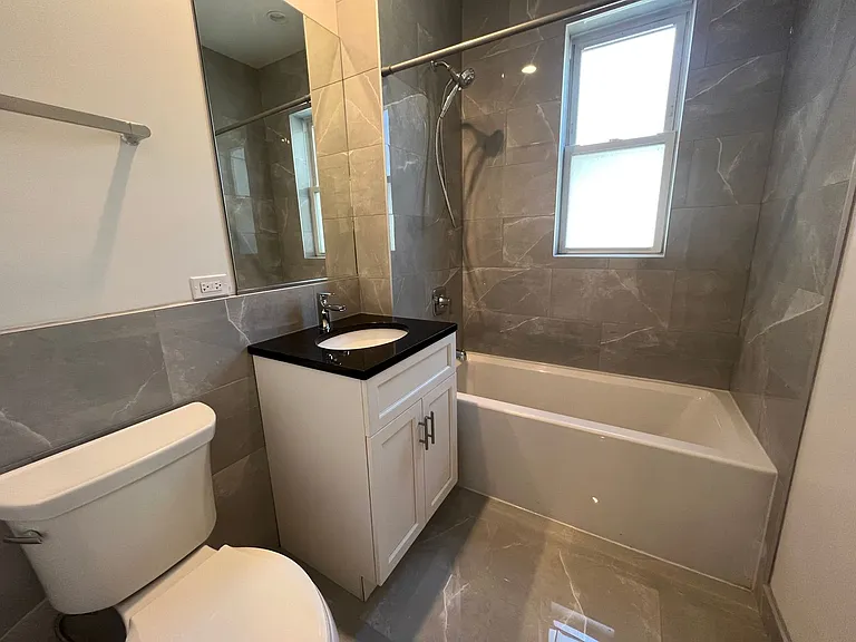 4935 N Claremont Ave #1E — Photo 7