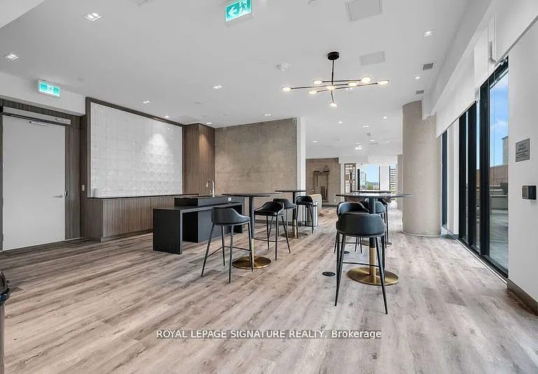 47 Mutual St #506 — Photo 30