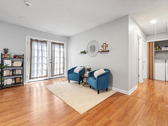 3rd image of 100 Fernande Dr