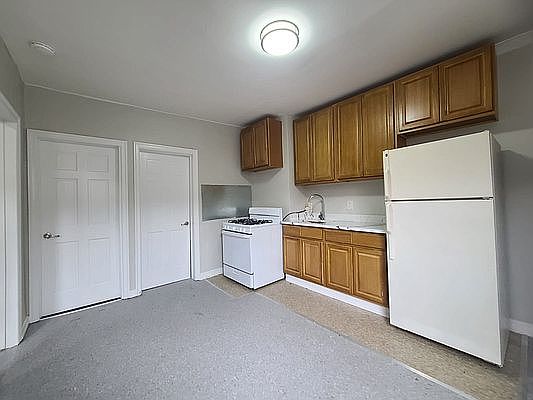 2nd image of 88 Newport St #2R