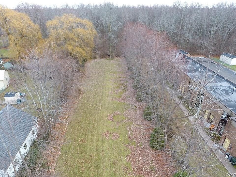 2nd image of 412 3rd St