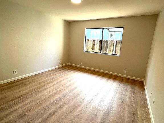 5th image of 871 Toro St #3