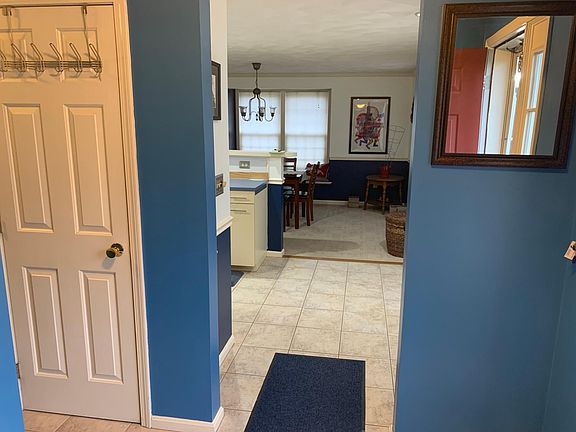 5th image of 4 Seaver Brook Ln #4