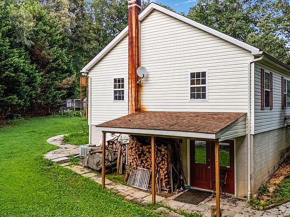 3rd image of 341 Goosemar Rd