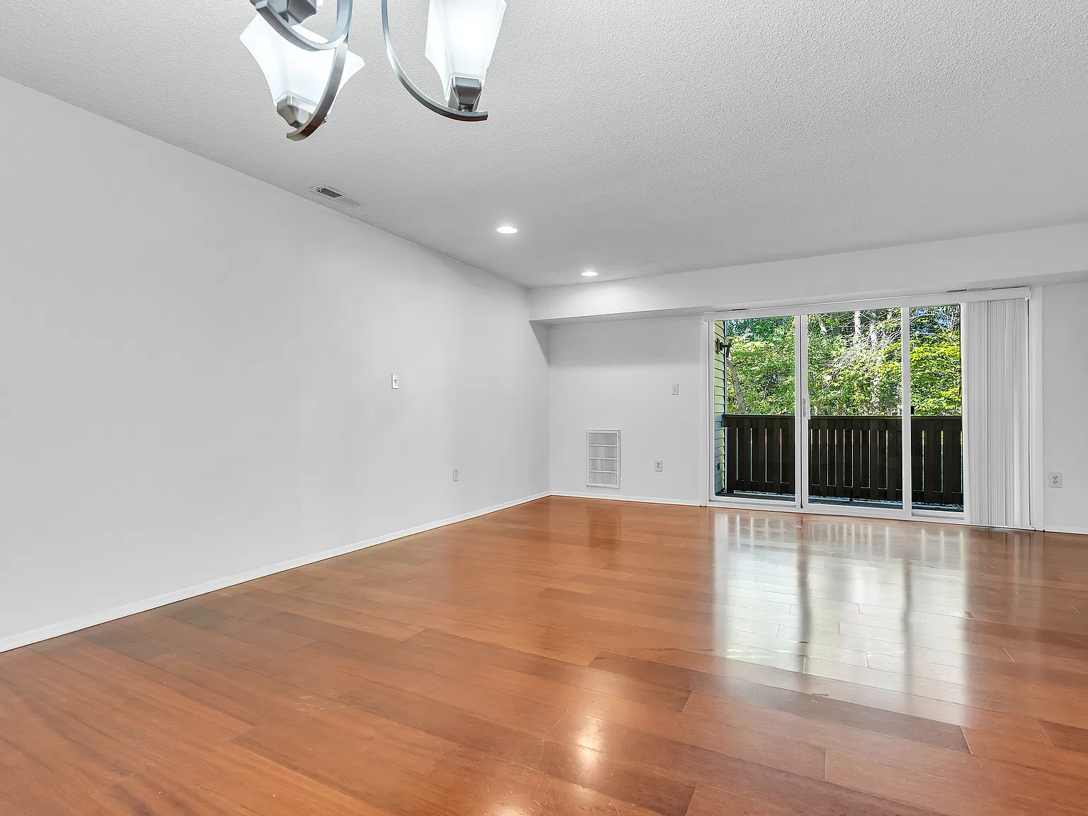 2 bed, $2,200 — Photo 3