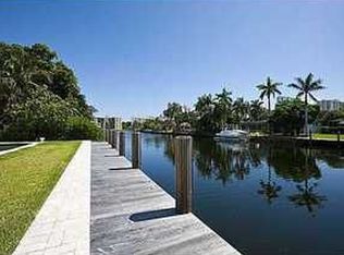 525 Oleander Dr, Hallandale, FL 33009