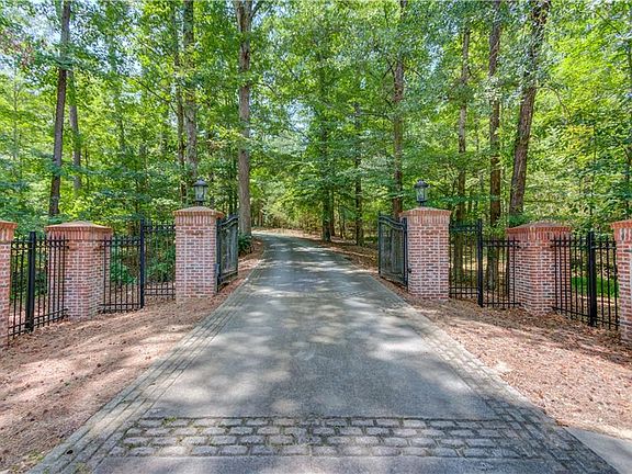 2nd image of 1345 Chandler Rd