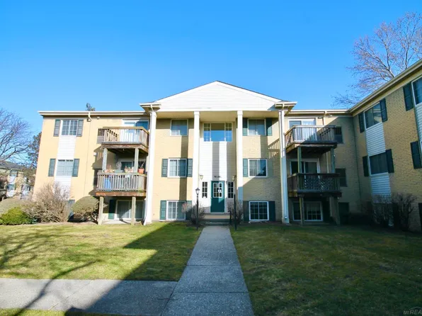 45240 Keding St, Utica, MI 48317