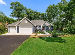 N5104 Sinissippi Point Rd, Juneau, WI 53039