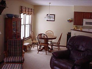5th image of 1814 Holly Ct
