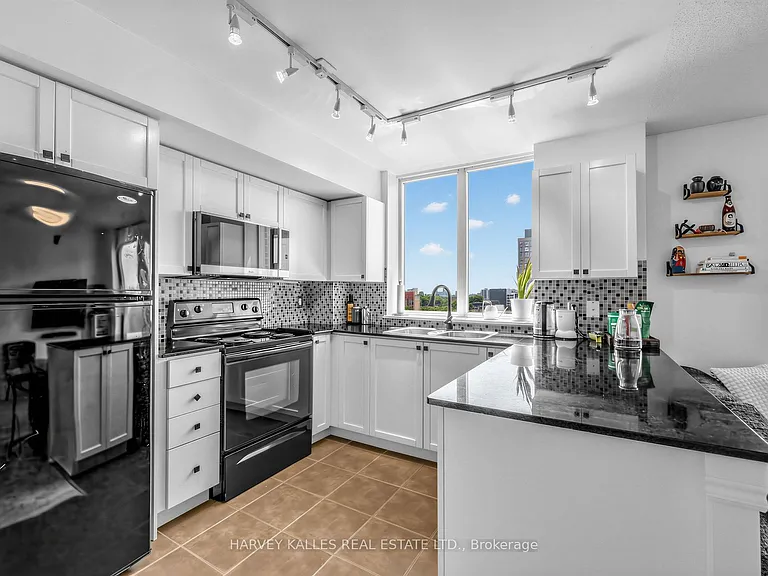 1369 Bloor St W #905 — Photo 13