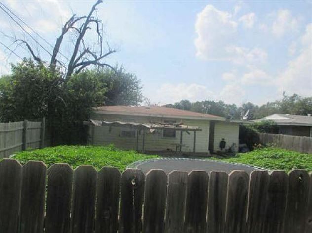 2nd image of 4021 Gables St