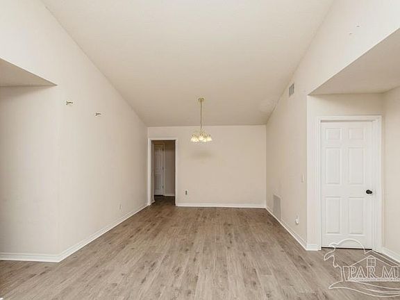 5th image of 1619 Florence Ave
