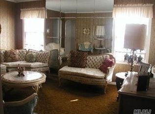 33 Putnam Ave, Valley Stream, NY 11580