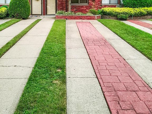 2nd image of 59 Stonegate Dr #241