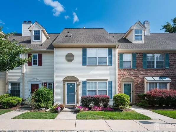 123 Daniel Ct, Kendall Park, NJ 08824