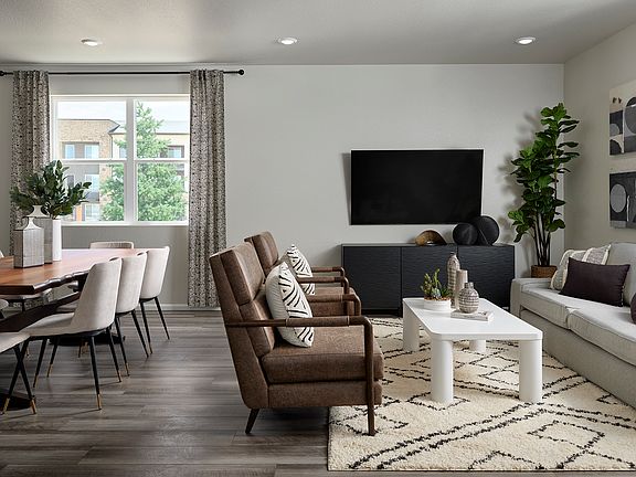 The Woodland floorplan modeled at Horizon Uptown.