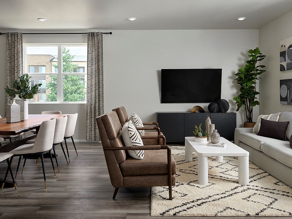 The Woodland floorplan modeled at Horizon Uptown.