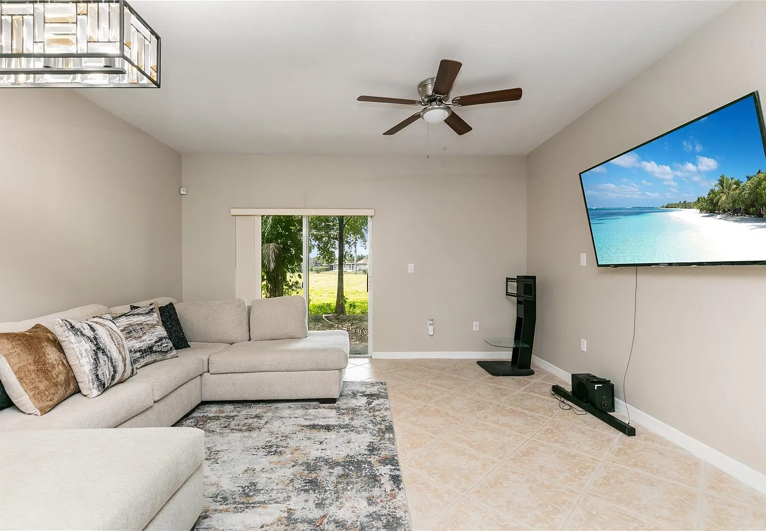 3 bed, 1528 sqft, $2,800 — Photo 2