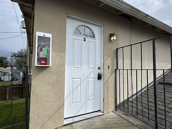 3rd image of 624 N Garden St APT D