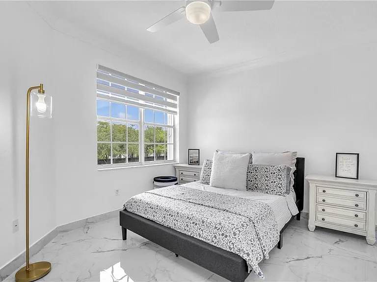 4707 SW 195th Ter — Photo 63