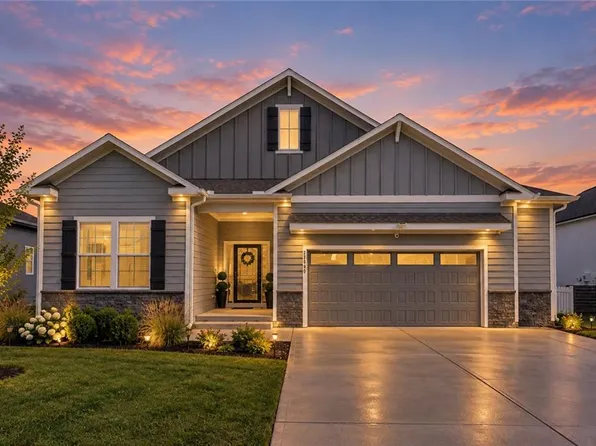 25096 W 142nd St, Olathe, KS 66061
