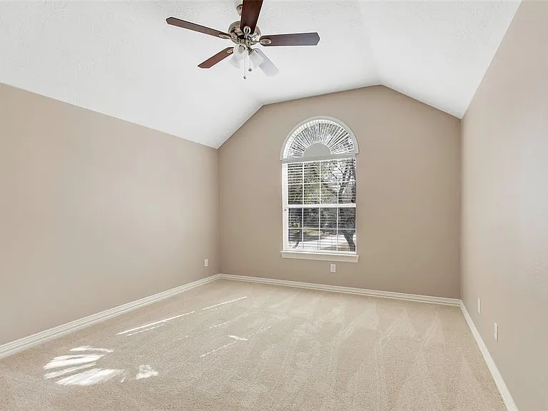 13019 Chandler Chase Ct — Photo 34