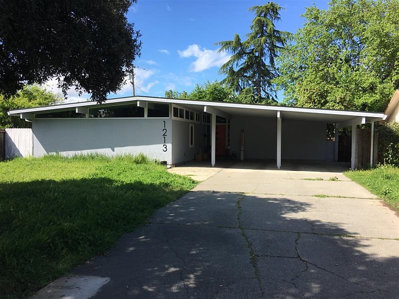 2nd image of 1213 E 8th St