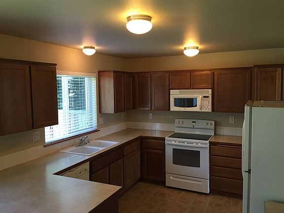 3rd image of 18005 17th Avenue Ct E