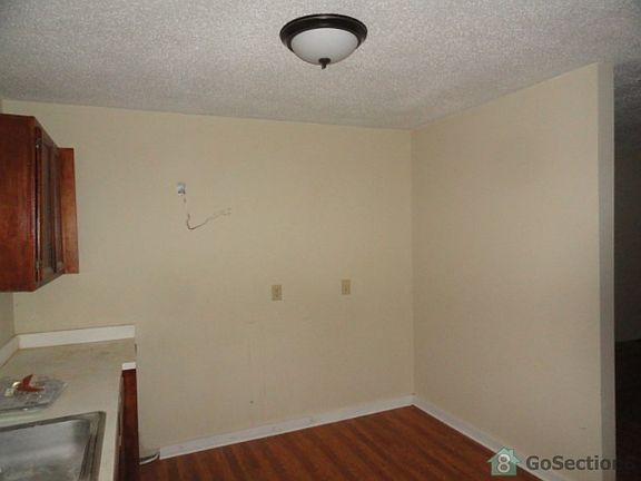 5th image of 104 Brookwood Dr #A