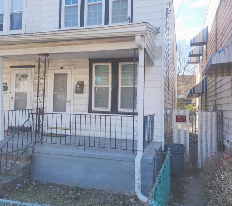 1st image of 123 Vine St
