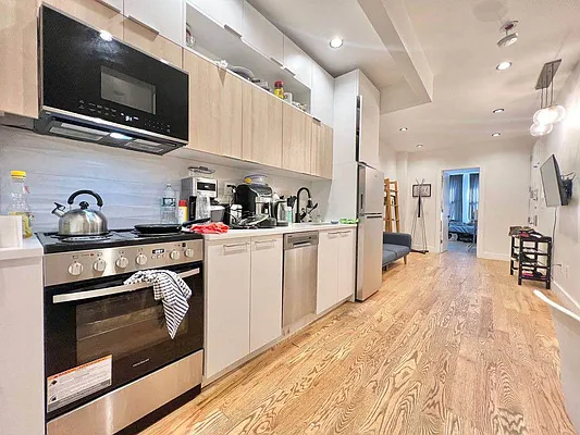 Rented by Doorway NYC, LLC | media 1