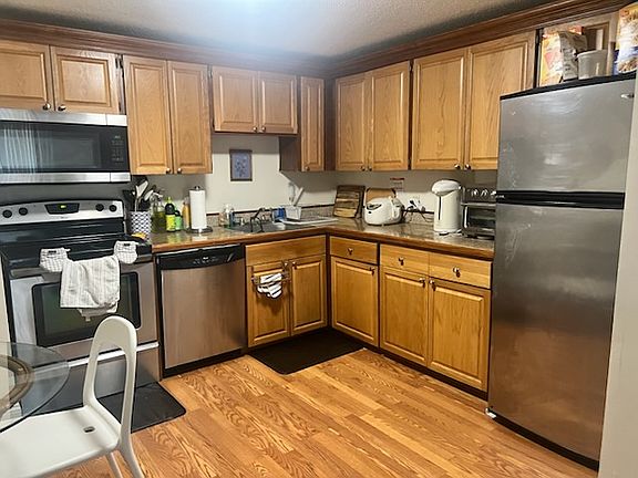 4th image of 107 White Cedar Blvd