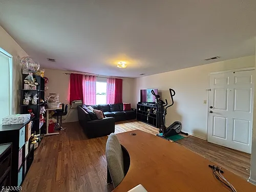 76 Port Ave #2 Photo 1