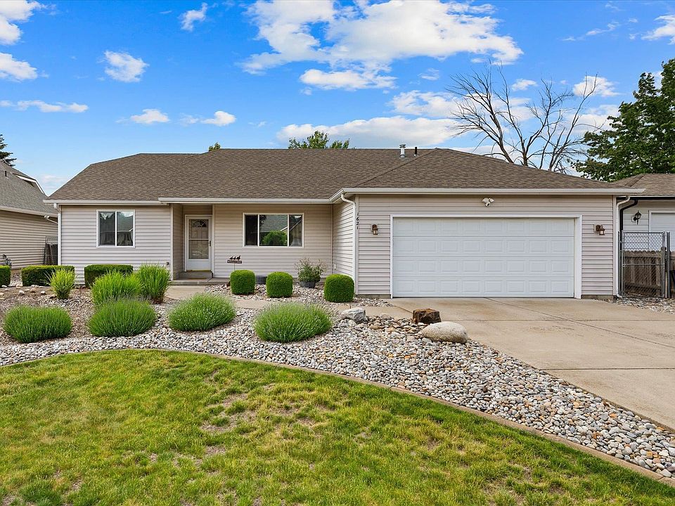 1st image of 1621 N Edgerton Ct