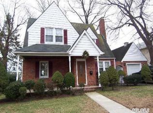 270 Liberty Ave, Westbury, NY 11590