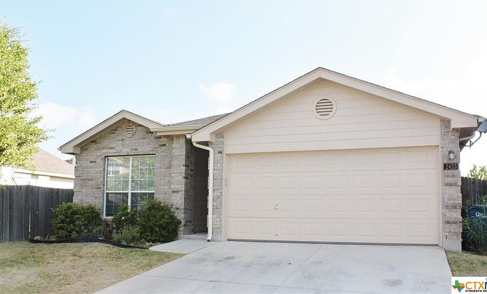 1st image of 2433 Medina Dr