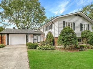 1670 Hartford Ct, Hoffman Estates, IL 60169