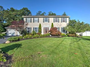 5 Holly Hill Ct, Jackson, NJ 08527