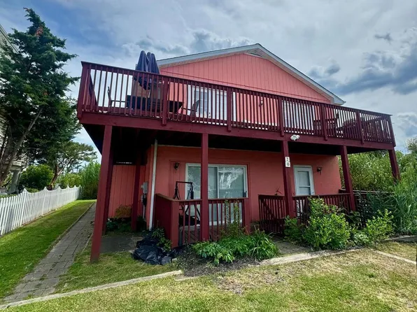 20 W Maryland Ave, Fenwick Island, DE 19944