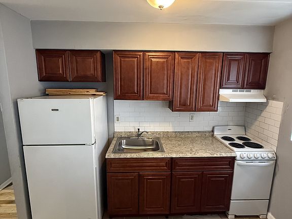 2nd image of 416 S 4th St #11601356