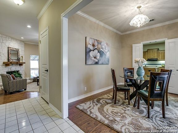 4th image of 570 Hidden Oaks Dr