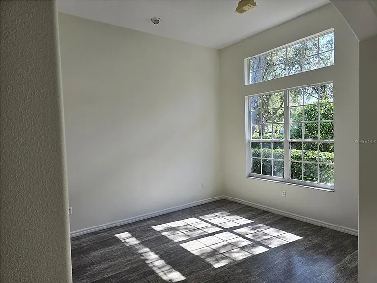 8427 Sailing Loop — Photo 4
