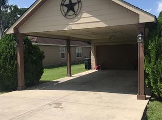 408 E Oak St, Highlands, TX 77562